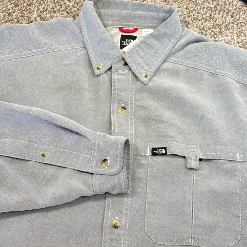 The North Face Men M Gray Button Up Fishing Hiking Shirt Vented Roll Tab Sleeve